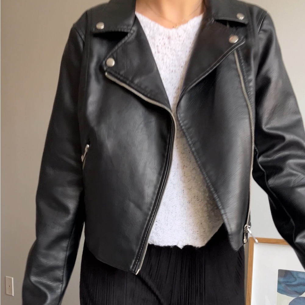 Cropped leather jacket - Picture 3 of 3